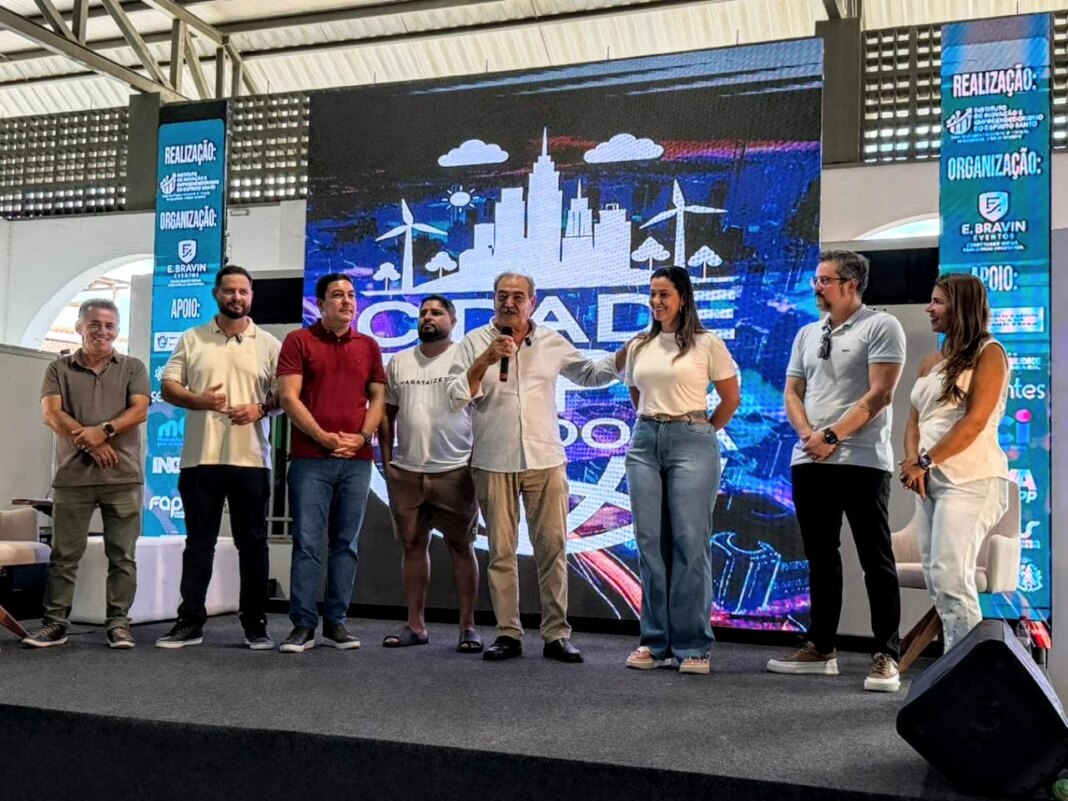 Cidade Expo Inovadora em Marataízes atrai estudantes e autoridades Cidade Expo Inovadora é aberta em Marataízes com presença maciça de estudantes