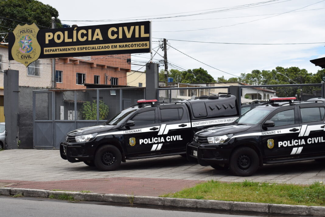 Denarc prende homem condenado por roubo e sequestro em Cariacica, ES Denarc prende homem condenado por roubo e sequestro em Cariacica, ES