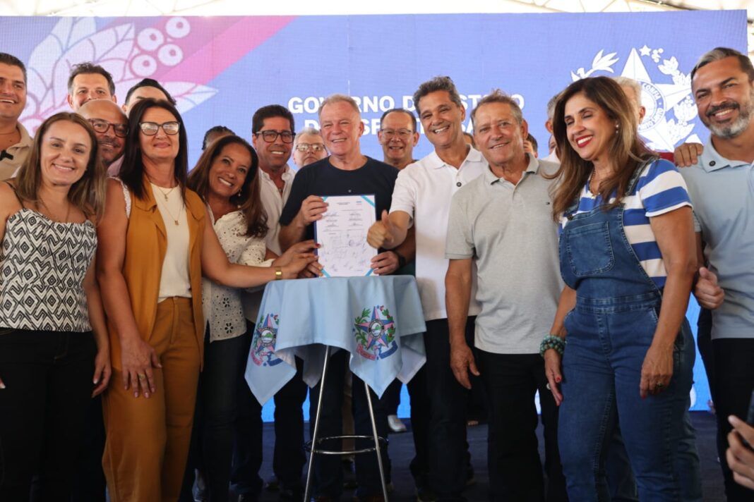 Nova Venécia recebe investimentos do Governo do ES em diversas áreas sociais Nova Venécia recebe investimentos do Governo do ES em diversas áreas sociais