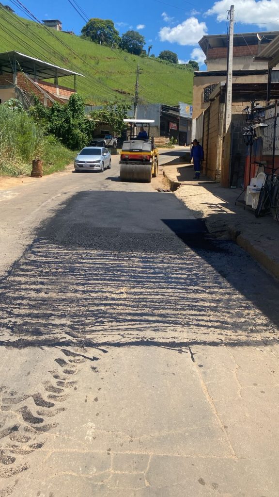 Prefeitura de Cachoeiro intensifica mutirão de tapa-buracos em diversos bairros Prefeitura de Cachoeiro de Itapemirim intensifica ações de tapa-buracos - Prefeitura de Cachoeiro de Itapemirim