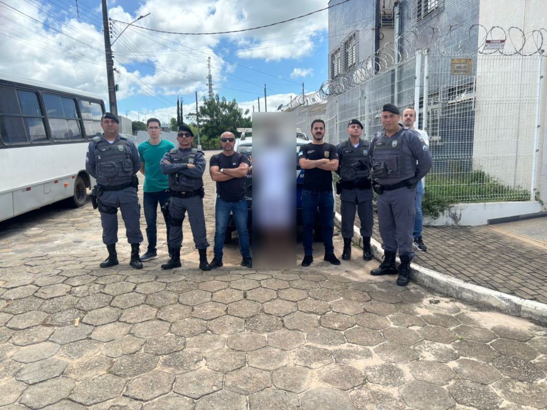 <p><strong>Polícia Civil e Militar prendem homem suspeito de homicídio em Pinheiros</strong></p> <p><strong>Polícia Civil e Militar prendem homem suspeito de homicídio em Pinheiros</strong></p>