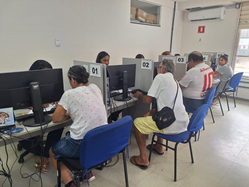 Prefeitura de Cachoeiro realiza plantão para atualização do Cadastro Único Plantão do Cadastro Único amplia atendimentos e garante atualização em Cachoeiro - Prefeitura de Cachoeiro de Itapemirim