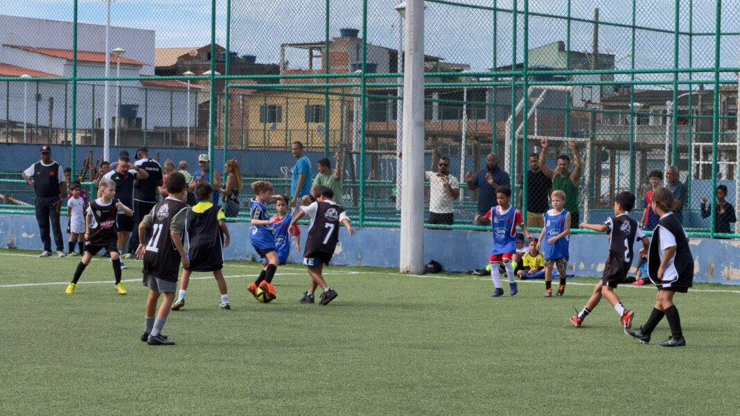 Prefeitura de Marataízes apoia peneira para garotos do Vasco Prefeitura apóia seleção de garotos para o Vasco da Gama