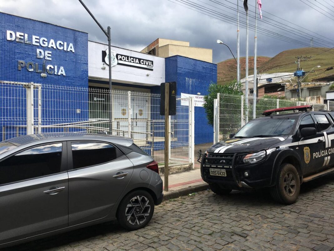 Polícia Civil e Militar de Guaçuí prendem homem por roubo majorado em ação conjunta Polícia Civil e Militar de Guaçuí prendem homem por roubo majorado em ação conjunta