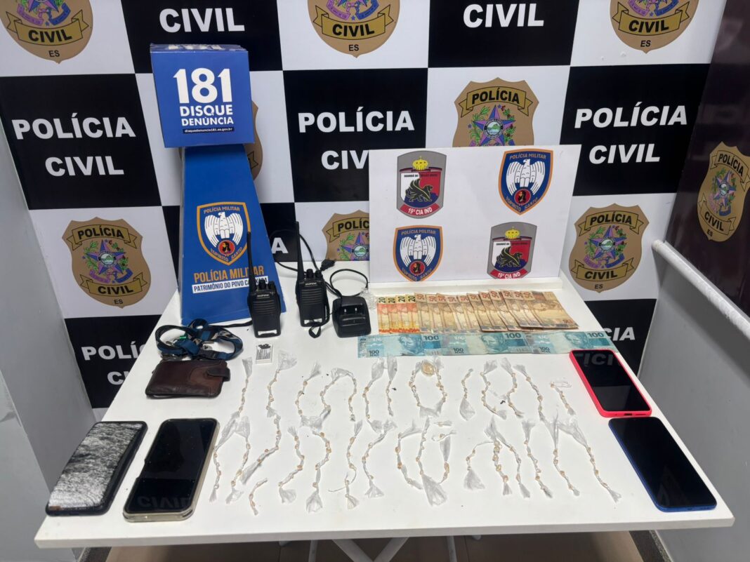 <p><strong>Polícia Civil e Militar prendem foragido e apreendem adolescentes em Pinheiros</strong></p> <p><strong>Polícia Civil e Militar prendem foragido e apreendem adolescentes em Pinheiros</strong></p>