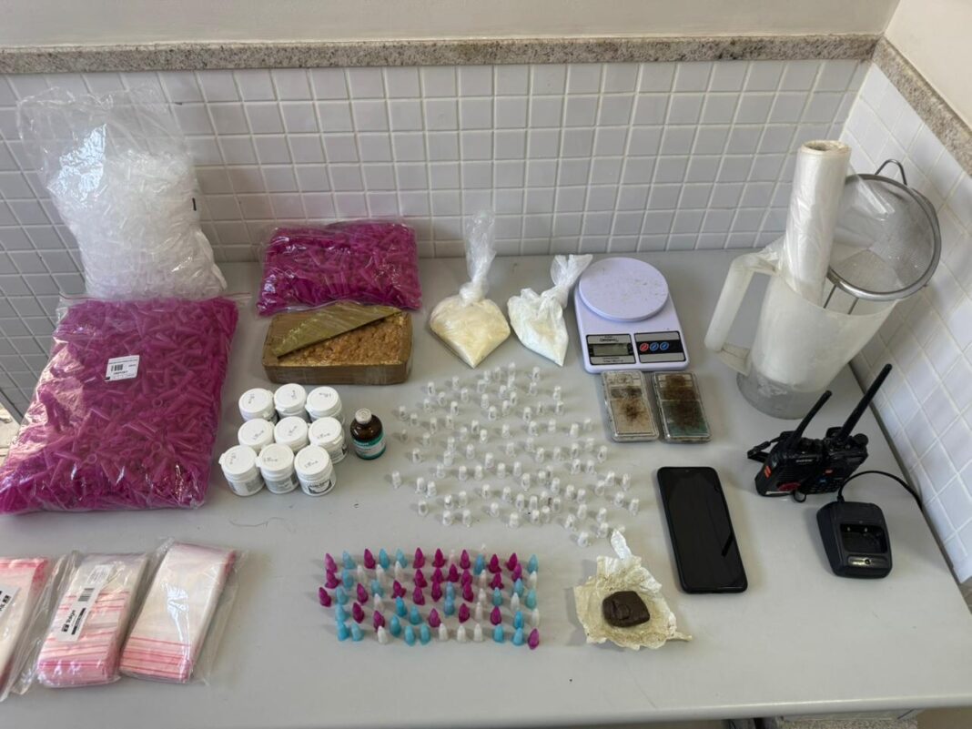 Polícia Civil do ES prende jovem por tráfico de drogas em Vila Velha Polícia Civil do ES prende jovem por tráfico de drogas em Vila Velha