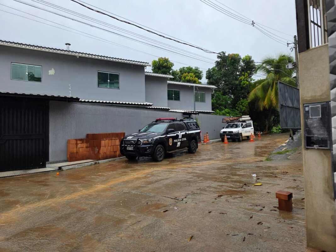 Polícia Civil flagra furto de energia em residência de alto padrão em Cachoeiro Polícia Civil flagra furto de energia em residência de alto padrão em Cachoeiro