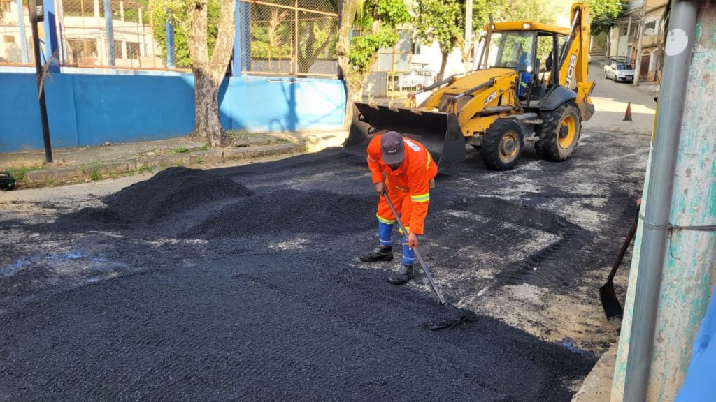 Cachoeiro avança em melhorias de infraestrutura com recapeamento de ruas na cidade Mais infraestrutura: bairro Amarelo recebe serviços de recapeamento - Prefeitura de Cachoeiro de Itapemirim