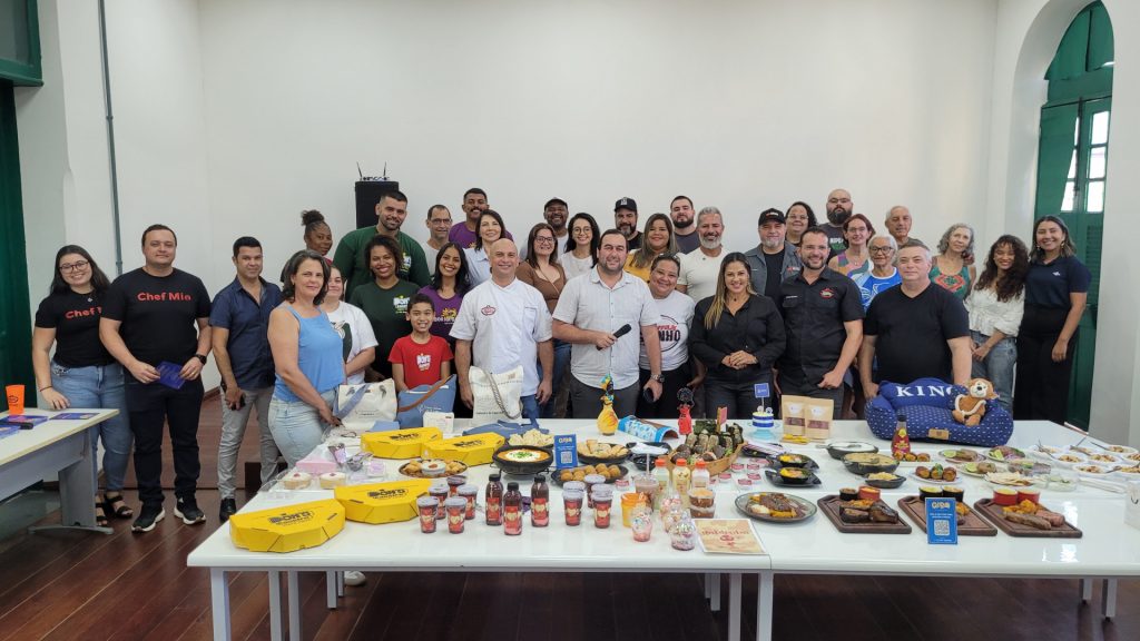 Cachoeiro celebra Roberto Carlos com o Giro Gastronômico e 1º Festival do Rei Cachoeiro em Festa: Giro Gastronômico Abre as Comemorações dos 85 Anos de Roberto Carlos - Prefeitura de Cachoeiro de Itapemirim