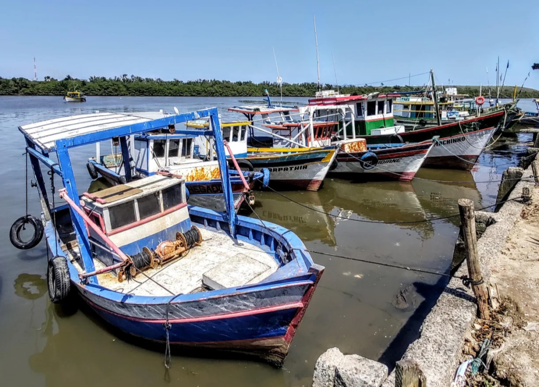 Pescadores de Marataízes podem solicitar vistoria de embarcações Pescadores artesanais de Marataízes podem solicitar vistoria pública de embarcações