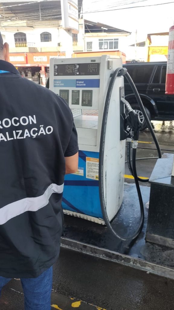 Procon de Cachoeiro autua posto de combustíveis por irregularidades durante fiscalização Procon autua posto de combustíveis por irregularidade em bomba durante fiscalização em Cachoeiro - Prefeitura de Cachoeiro de Itapemirim