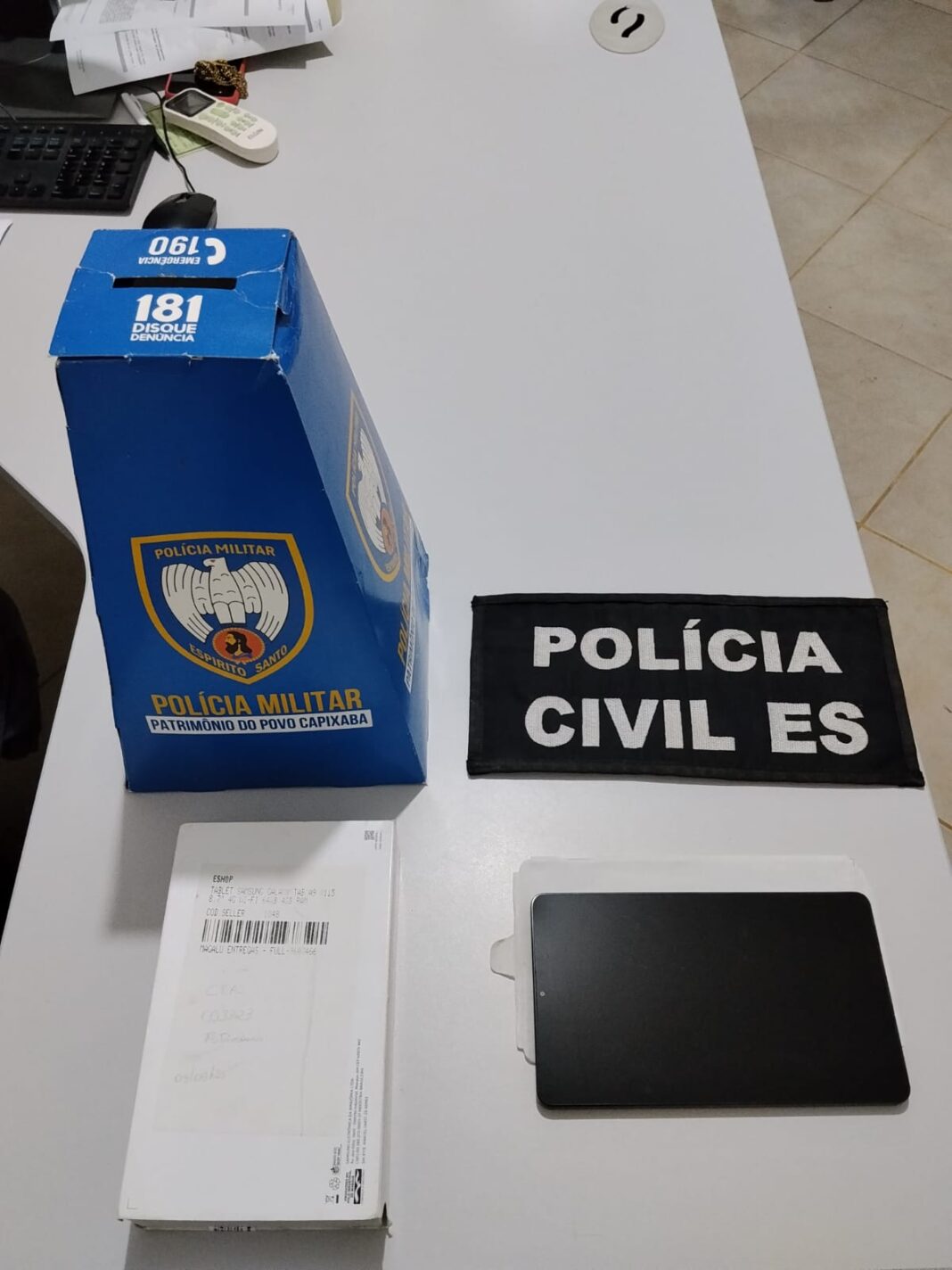 <p><strong>Polícia Civil recupera tablet furtado do CRAS em Alto Rio Novo e prende suspeito</strong></p> <p><strong>Polícia Civil recupera tablet furtado do CRAS em Alto Rio Novo e prende suspeito</strong></p>
