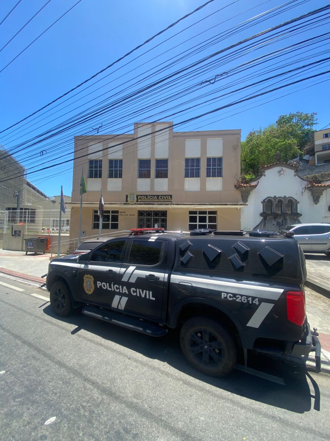 Polícia Civil prende homem por estelionato em Vitória após desobediência judicial Polícia Civil prende homem por estelionato em Vitória após desobediência judicial