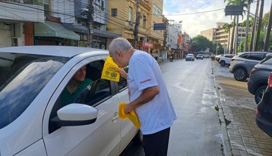 Cachoeiro inicia Maio Amarelo com panfletagens e palestras sobre segurança no trânsito Cachoeiro abre programação do Maio Amarelo nesta segunda (4) - Prefeitura de Cachoeiro de Itapemirim