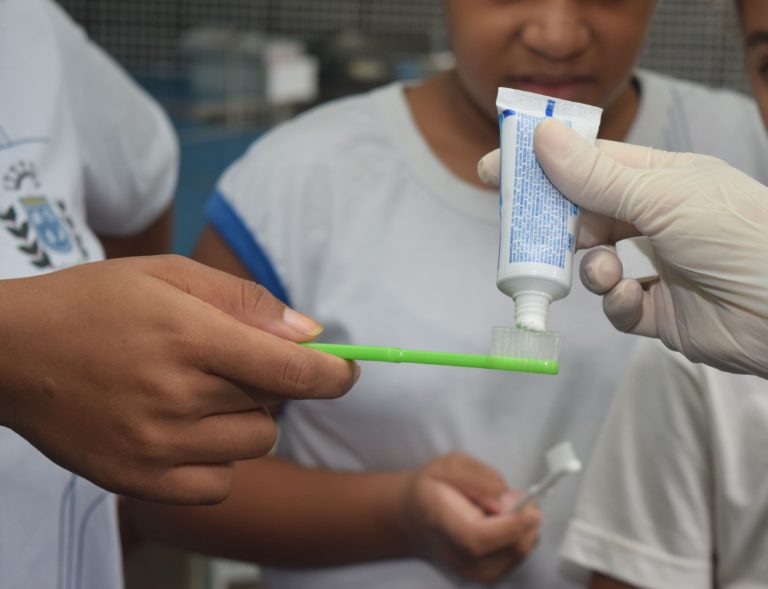 Cachoeiro promove ações de saúde bucal para crianças nas escolas municipais Cachoeiro promove “Dia B da Saúde Bucal” com ações educativas em escolas municipais - Prefeitura de Cachoeiro de Itapemirim