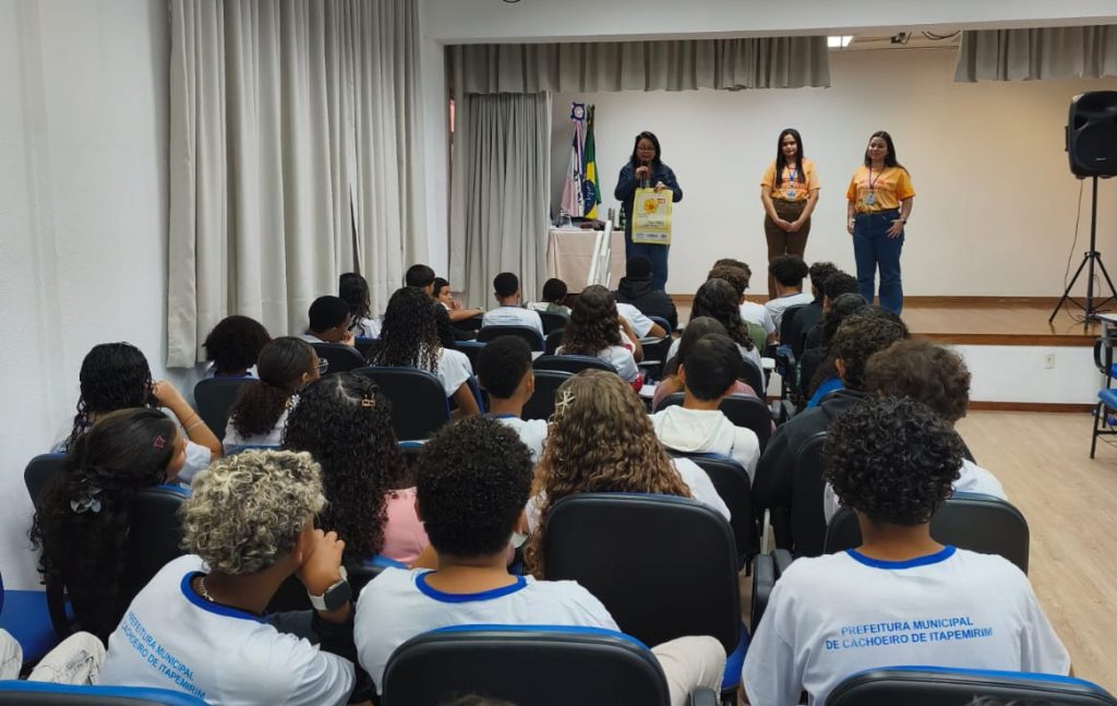 Cachoeiro promove ações socioeducativas em escolas contra violência infantil em Maio Laranja Desenvolvimento Social fortalece proteção infantil nas escolas - Prefeitura de Cachoeiro de Itapemirim
