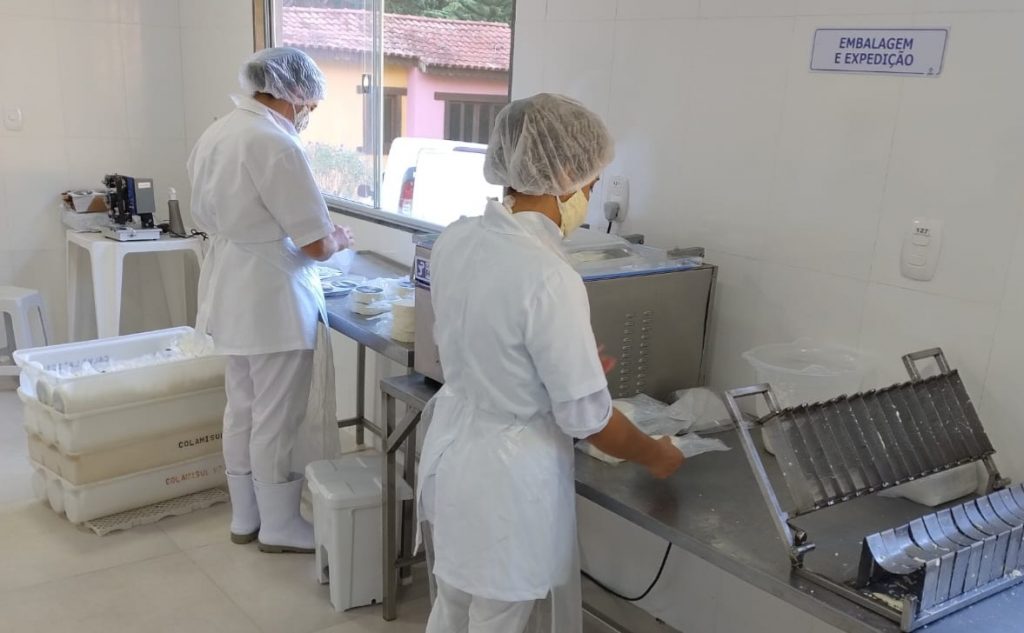 Cachoeiro promove curso de Boas Práticas de Fabricação para agroindústrias locais Cachoeiro promove curso obrigatório para agroindústrias - Prefeitura de Cachoeiro de Itapemirim