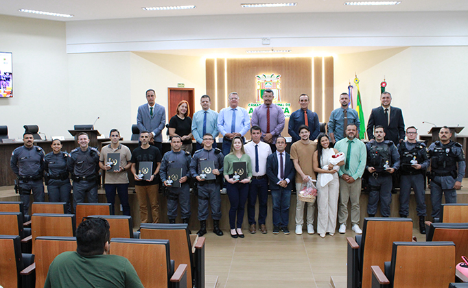Câmara de Anchieta reconhece policiais por salvamento de bebê recém-nascido Câmara de Anchieta homenageia policiais militares por salvarem vida de recém-nascido