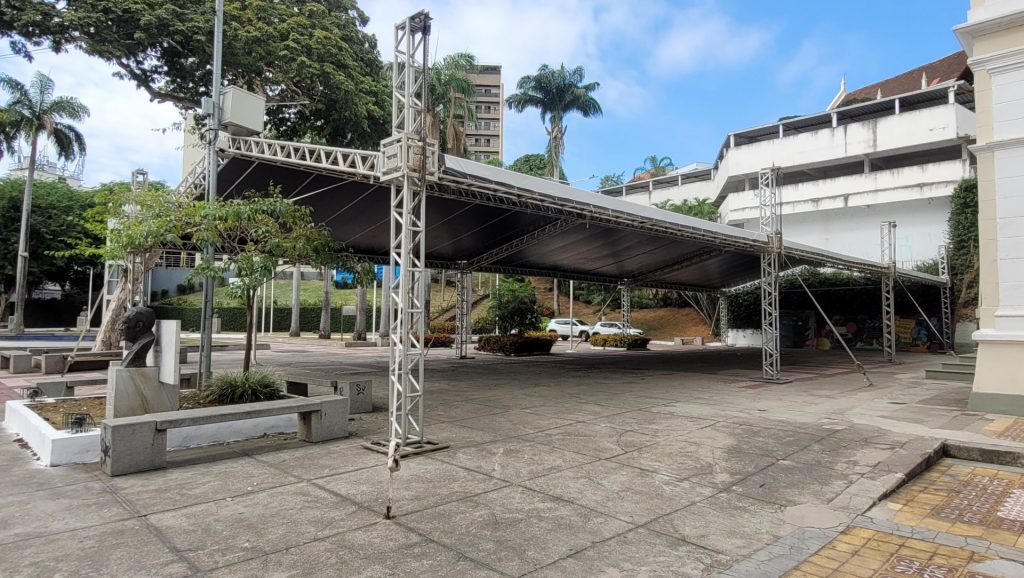 Casamento Comunitário ocorre em Cachoeiro com apoio da Prefeitura e da comunidade Casamento Comunitário transforma sonhos em realidade e promete emocionar Cachoeiro nesta sexta (29) - Prefeitura de Cachoeiro de Itapemirim