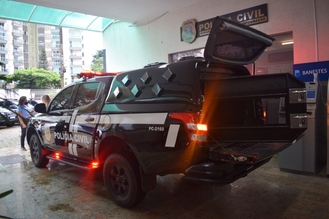 Polícia Civil prende suspeito de homicídio na Operação “Sicário” em Ibitirama Polícia Civil prende suspeito de homicídio na Operação “Sicário” em Ibitirama