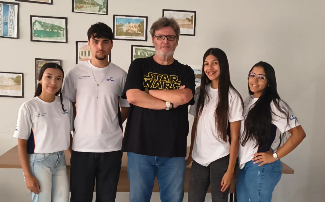 Mini-palestra da PMM apresenta comunicação aos alunos do SENAC em Marataízes Comunicação Social da Prefeitura faz mini-palestra para estudantes do SENAC