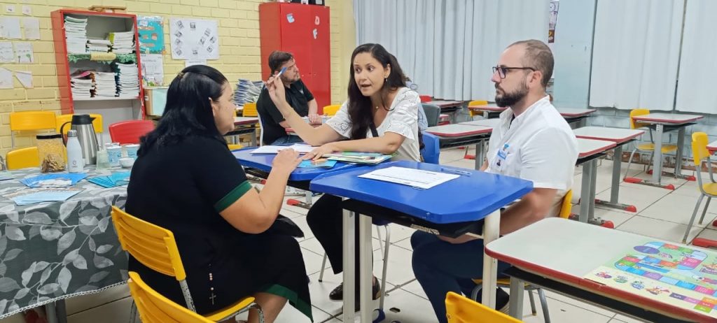 Procon de Cachoeiro promove ações educativas e atendimentos para a comunidade Projetos do Procon levam informações sobre Direito do Consumidor às comunidades - Prefeitura de Cachoeiro de Itapemirim