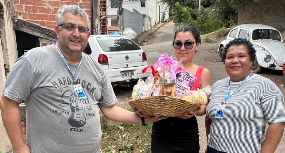Sorteio homenageia mães empreendedoras em Cachoeiro de Itapemirim com cesta especial Sala do Empreendedor realiza sorteio em homenagem às mães empreendedoras - Prefeitura de Cachoeiro de Itapemirim
