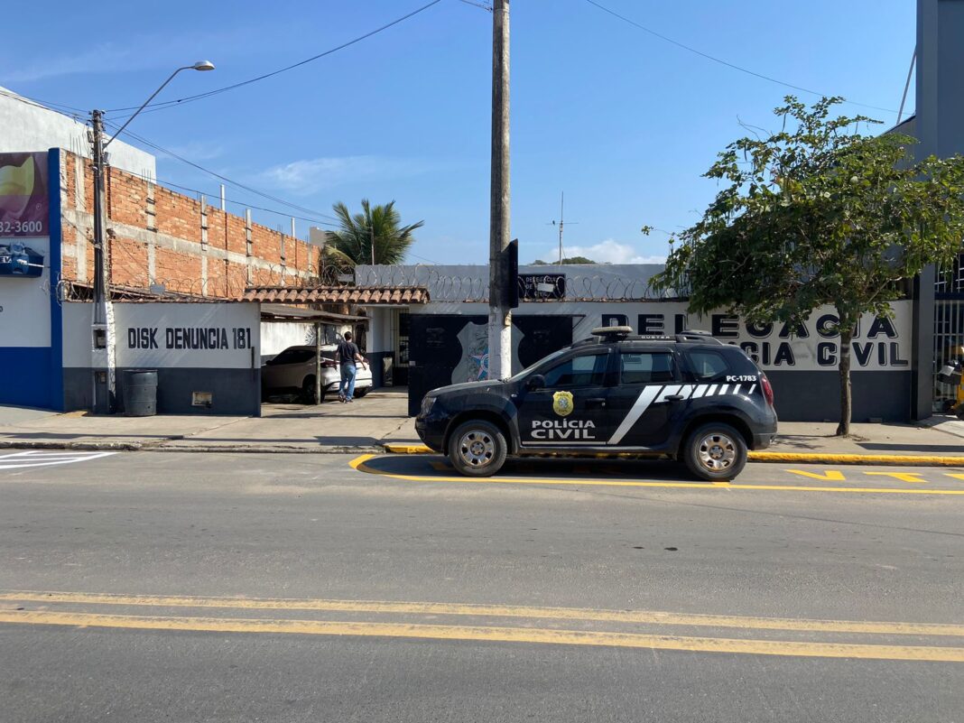 <p><strong>Operação Falsária 2: Polícia Civil prende mulher por falsa advocacia em presídios</strong></p> <p><strong>Operação Falsária 2: Polícia Civil prende mulher por falsa advocacia em presídios</strong></p>
