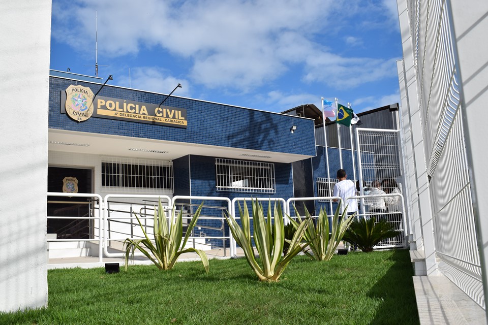 Polícia Civil prende três colombianos suspeitos de extorsão em Cariacica Polícia Civil prende três colombianos suspeitos de extorsão em Cariacica