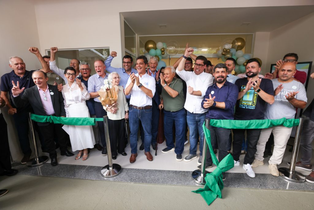 Cachoeiro inaugura serviço de hemodiálise e amplia atendimento especializado à saúde Cachoeiro amplia atendimento em saúde com novo serviço de hemodiálise. - Prefeitura de Cachoeiro de Itapemirim