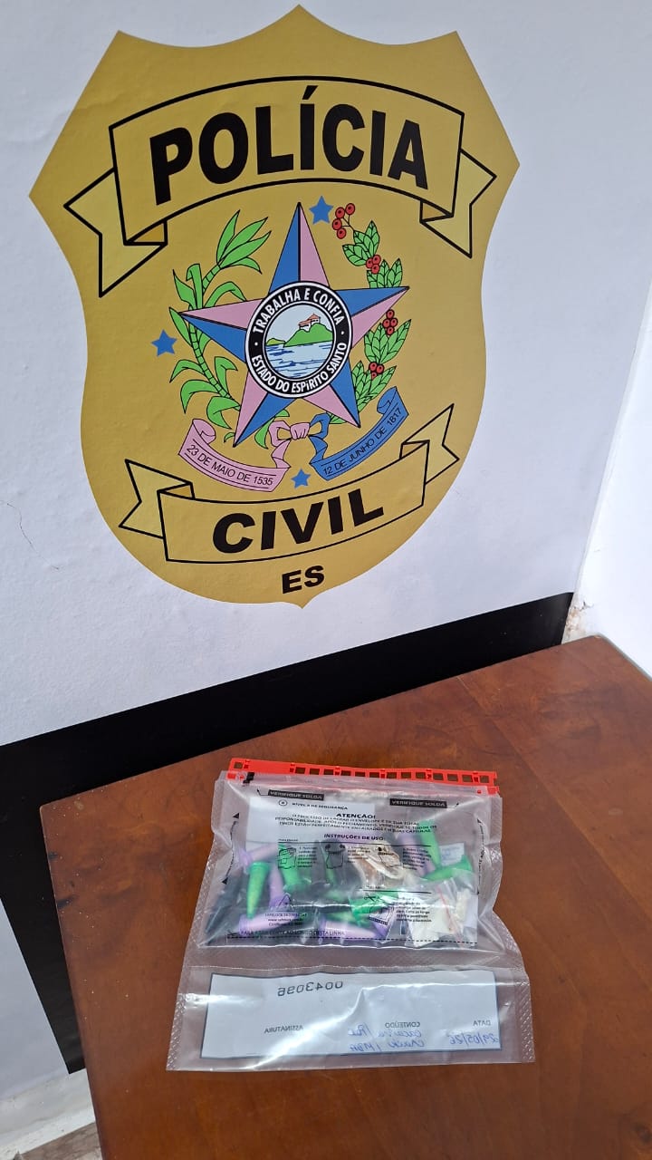 <p><strong>Polícia Civil e Militar prendem dois suspeitos de tráfico em Domingos Martins</strong></p> <p><strong>Polícia Civil e Militar prendem dois suspeitos de tráfico em Domingos Martins</strong></p>