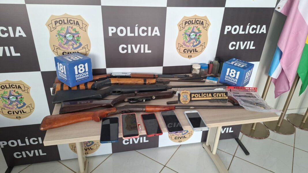 <p><strong>Polícia Civil apreende seis armas e prende investigado em operação em Ibatiba</strong></p> <p><strong>Polícia Civil apreende seis armas e prende investigado em operação em Ibatiba</strong></p>