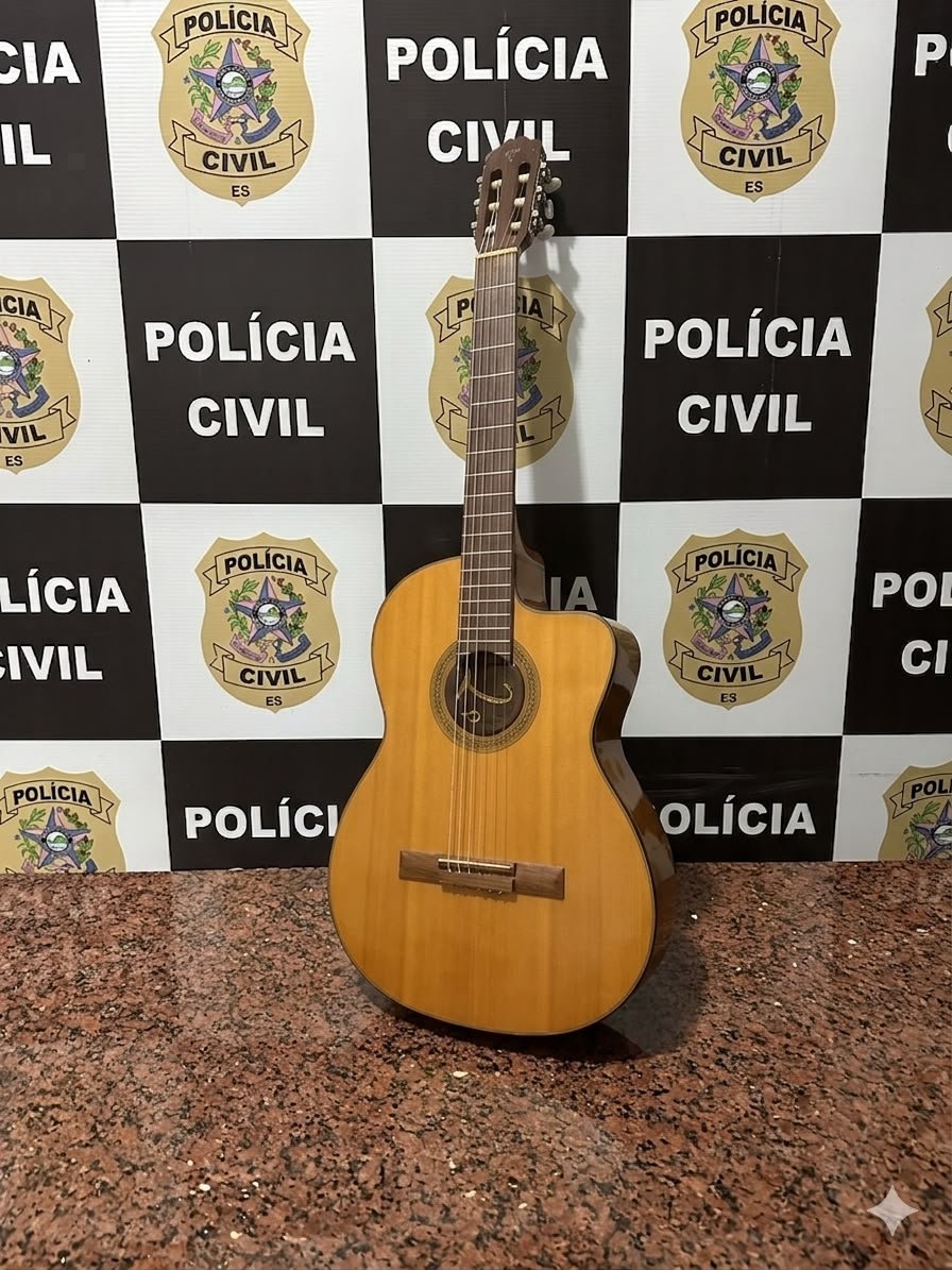 Polícia Civil do ES prende três por furto e recupera violão em Marataízes Polícia Civil do ES prende três por furto e recupera violão em Marataízes