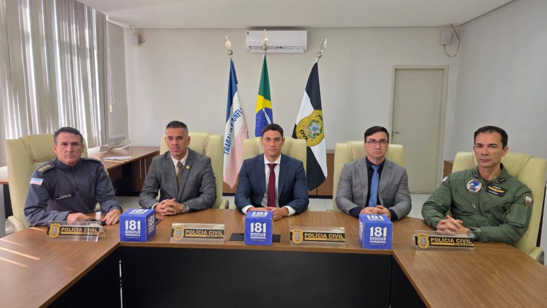 <p><strong>Polícia Civil deflagra operação “Cinturão Sul” e realiza 46 prisões em 19 cidades</strong></p> <p><strong>Polícia Civil deflagra operação “Cinturão Sul” e realiza 46 prisões em 19 cidades</strong></p>