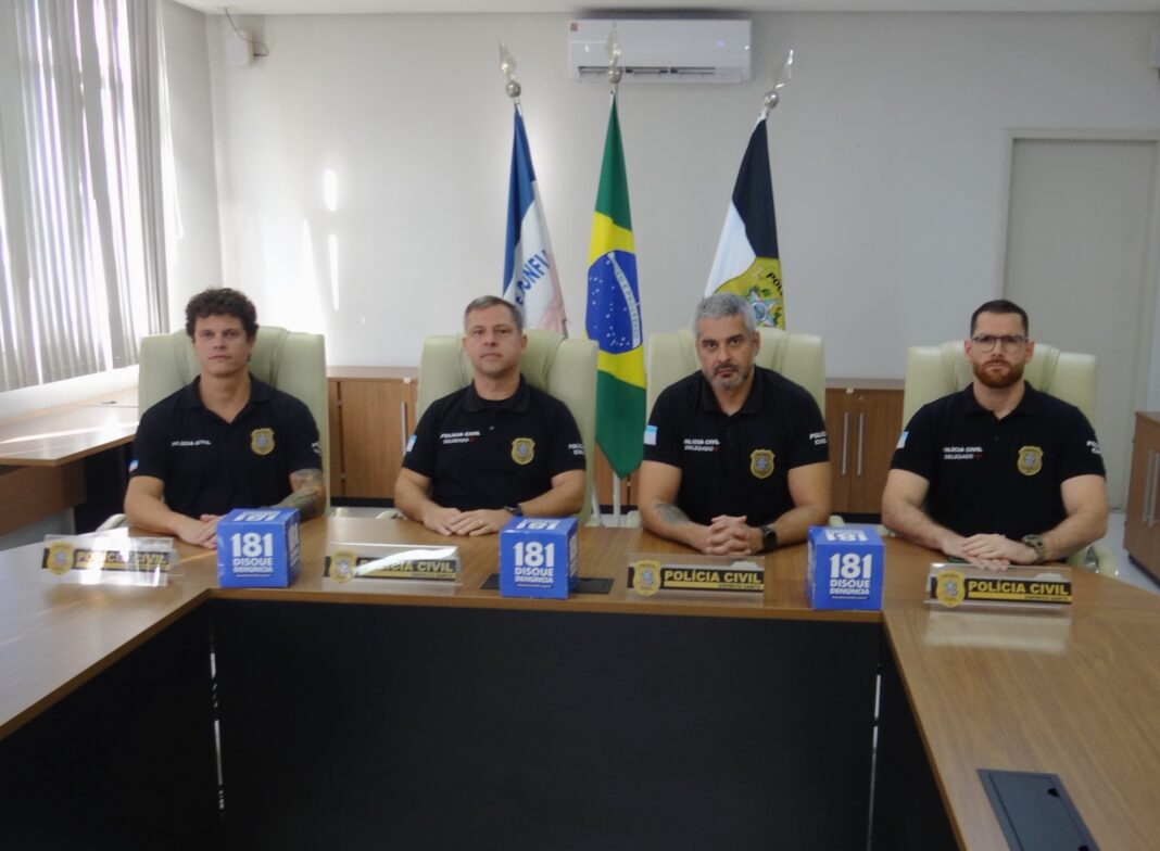<p><strong>Polícia Civil do ES efetua prisão por ameaças contra filho usando IA</strong></p> <p><strong>Polícia Civil do ES efetua prisão por ameaças contra filho usando IA</strong></p>