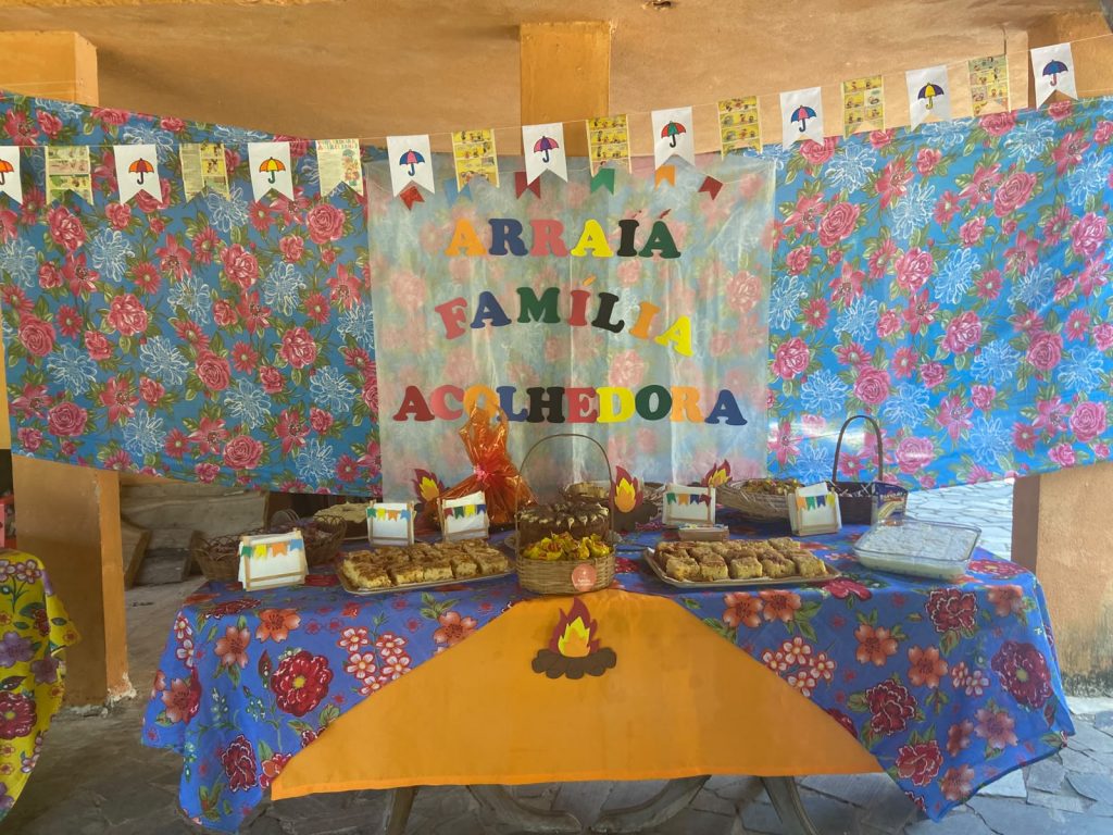 Cachoeiro promove Arraiá do Serviço Família Acolhedora para integrar famílias e crianças Arraiá do Família Acolhedora fortalece vínculos entre famílias e crianças em Cachoeiro - Prefeitura de Cachoeiro de Itapemirim