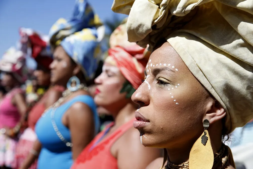 Cachoeiro promove ação educativa em homenagem ao Dia da Mulher Negra, 25 de julho Semcit promove ação alusiva ao Dia da Mulher Negra Latino-Americana e Caribenha - Prefeitura de Cachoeiro de Itapemirim