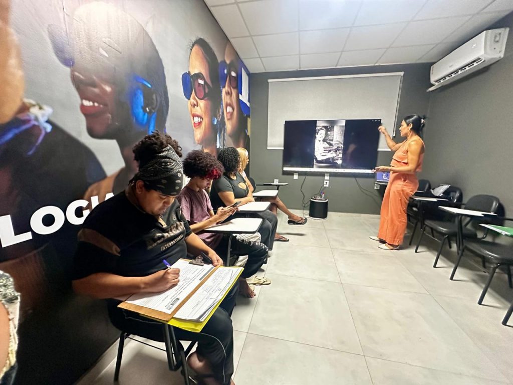 Cachoeiro realiza oficina sobre profissões do futuro para jovens do Oficina apresenta profissões do futuro a jovens do CRJ Rubem Braga - Prefeitura de Cachoeiro de Itapemirim