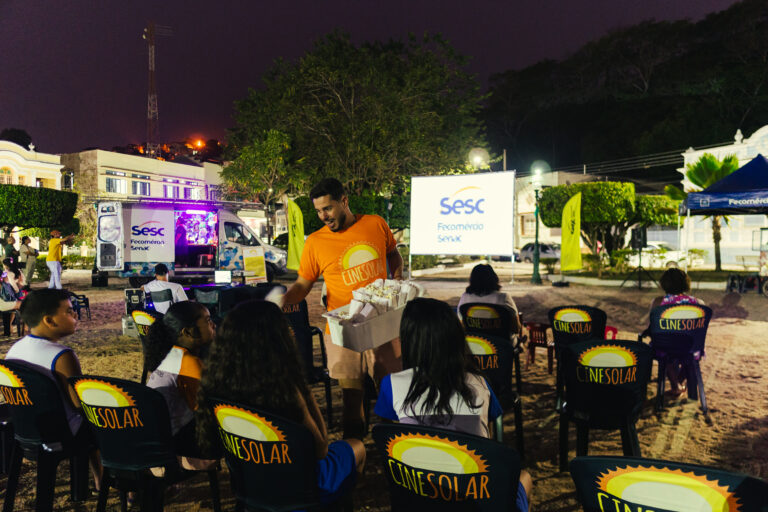 CineSolar traz cinema e cultura gratuita para Cachoeiro de Itapemirim em julho Cinema itinerante movido a energia solar chega a Cachoeiro com sessões gratuitas para crianças - Prefeitura de Cachoeiro de Itapemirim