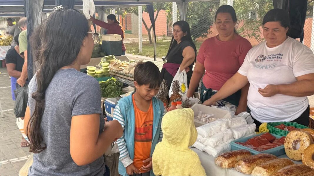 Feira da Agricultura Familiar de Marataízes ganha novo local mais acessível Feira da Agricultura Familiar de Marataízes em local mais acessível, espaçoso e confortável