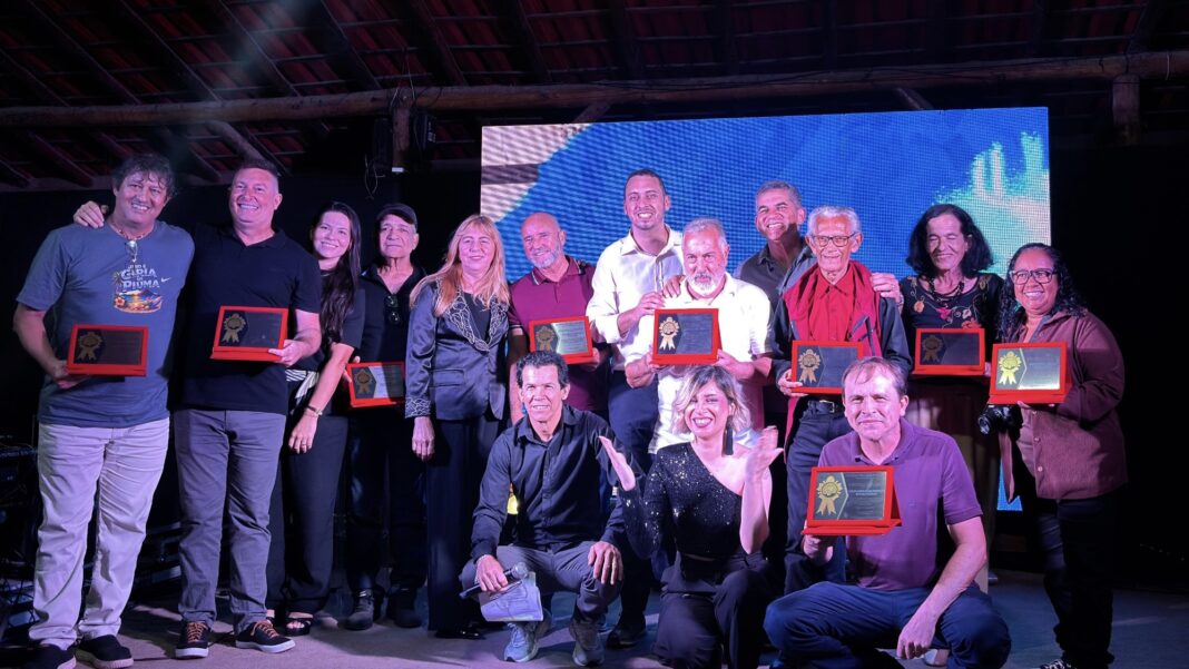 Piúma homenageia mestres da cultura e investe em novos projetos Piúma celebra mestres da cultura e fortalece investimentos no setor
