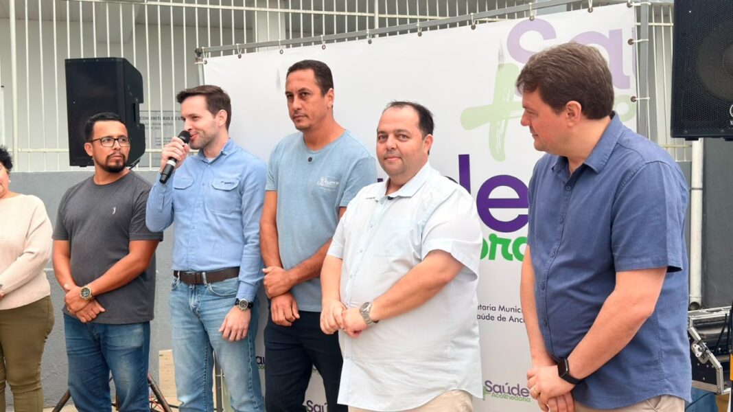 Prefeitura de Anchieta assina ordens para obras nas comunidades de Ubu e Parati Notícia Prefeitura de Anchieta assina ordens de serviço para obras em Ubu e Parati - Prefeitura Municipal de Anchieta