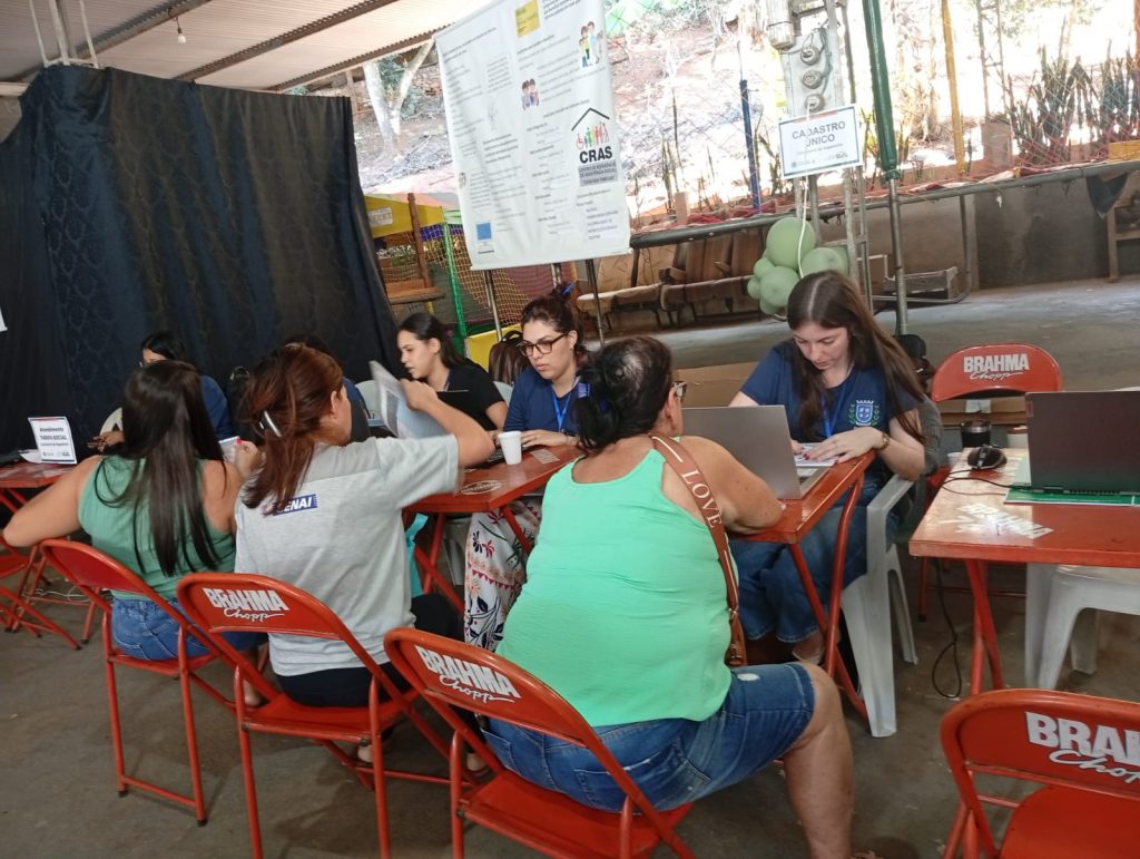 CRAS em Movimento leva serviços essenciais aos moradores de Coutinho, em Cachoeiro CRAS Itaoca Pedra leva serviços, saúde e oportunidades para moradores de Coutinho - Prefeitura de Cachoeiro de Itapemirim