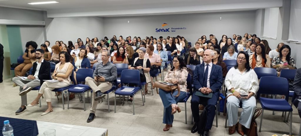 Cachoeiro avança em políticas para a primeira infância com seminário intersetorial Seminário fortalece integração da rede de proteção à primeira infância em Cachoeiro - Prefeitura de Cachoeiro de Itapemirim