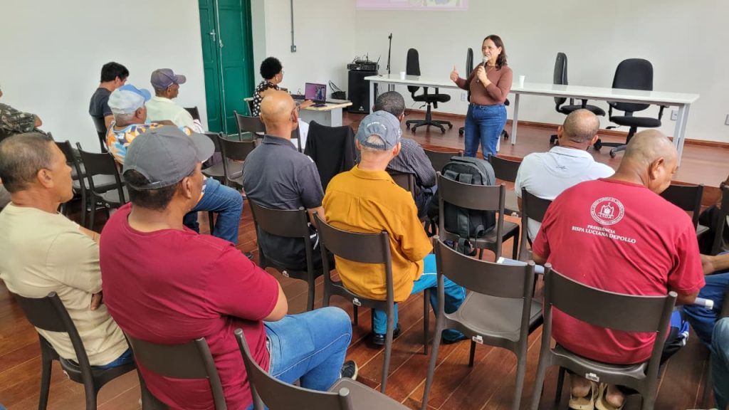 Cachoeiro realiza palestra sobre conscientização masculina no Agosto Lilás Servidores da Selimp participam de palestra em alusão ao Agosto Lilás - Prefeitura de Cachoeiro de Itapemirim