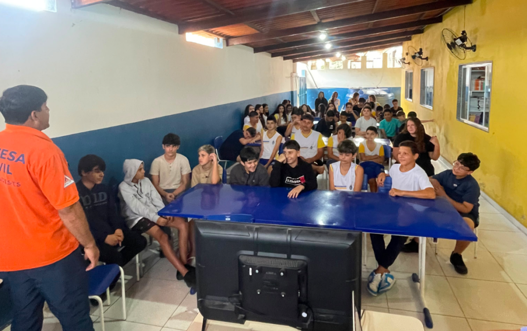 Defesa Civil de Marataízes realiza palestra em escola de Boa Vista Escola de Boa Vista do Sul recebe palestra da Defesa Civil de Marataízes