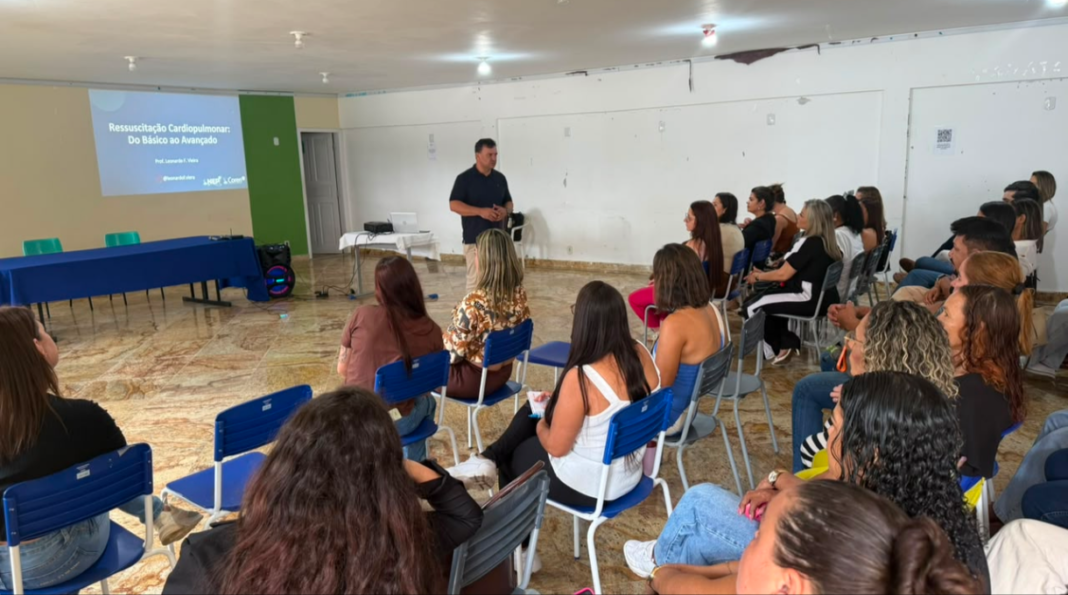 Enfermagem de Marataízes participa de capacitação sobre RCP Imagem do curso de RCP