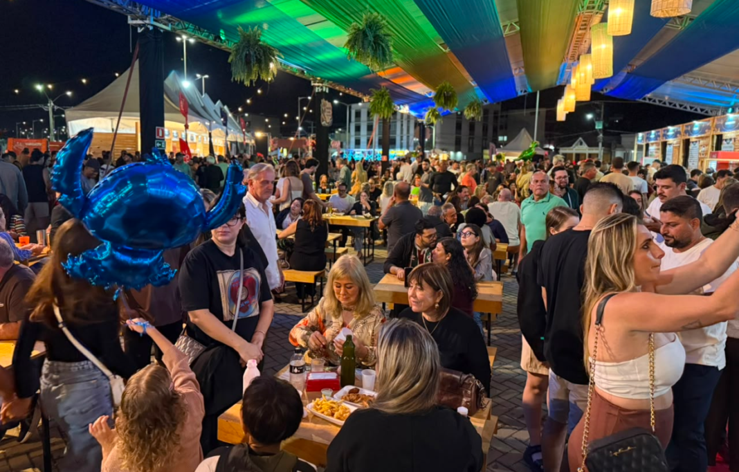 Festival de Inverno em Marataízes atrai público e movimenta comércio Primeiro Festival de Inverno de Marataízes supera todas as expectativas