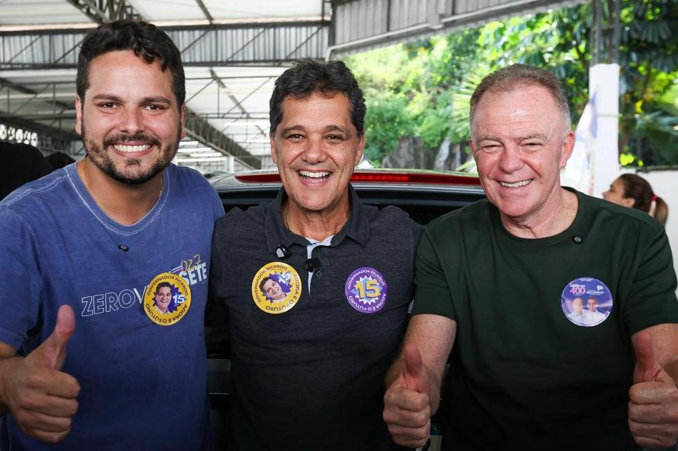 Estudo da Veja e desempenho de Ricardo colocam Espírito Santo em lista para decidir eleição no 1º turno Candidato a vice-governador, Camillo Neves, Ricardo Ferraço e Renato Casagrande