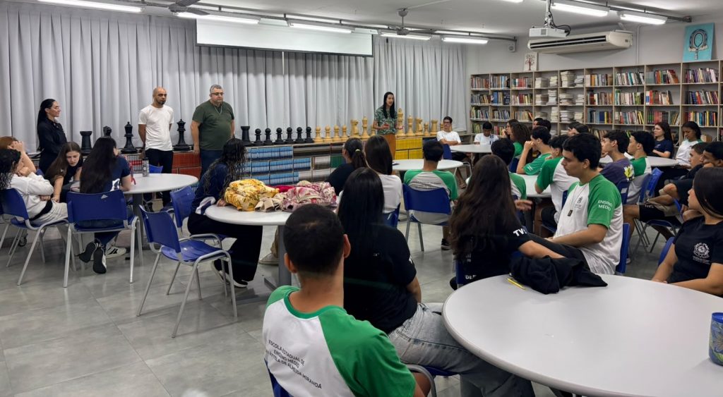 Cachoeiro promove rodas de conversa sobre empreendedorismo para alunos do ensino médio Empreendedorismo nas Escolas aproxima jovens do mercado de trabalho - Prefeitura de Cachoeiro de Itapemirim